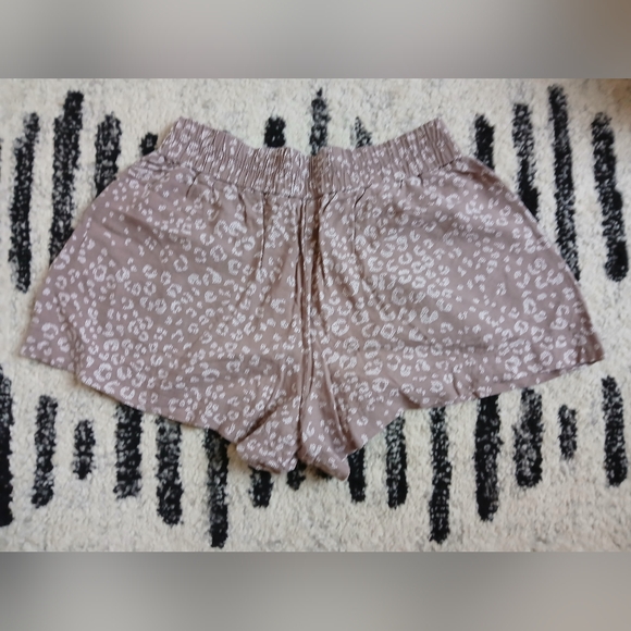 Leopard print linen shorts - Picture 2 of 3